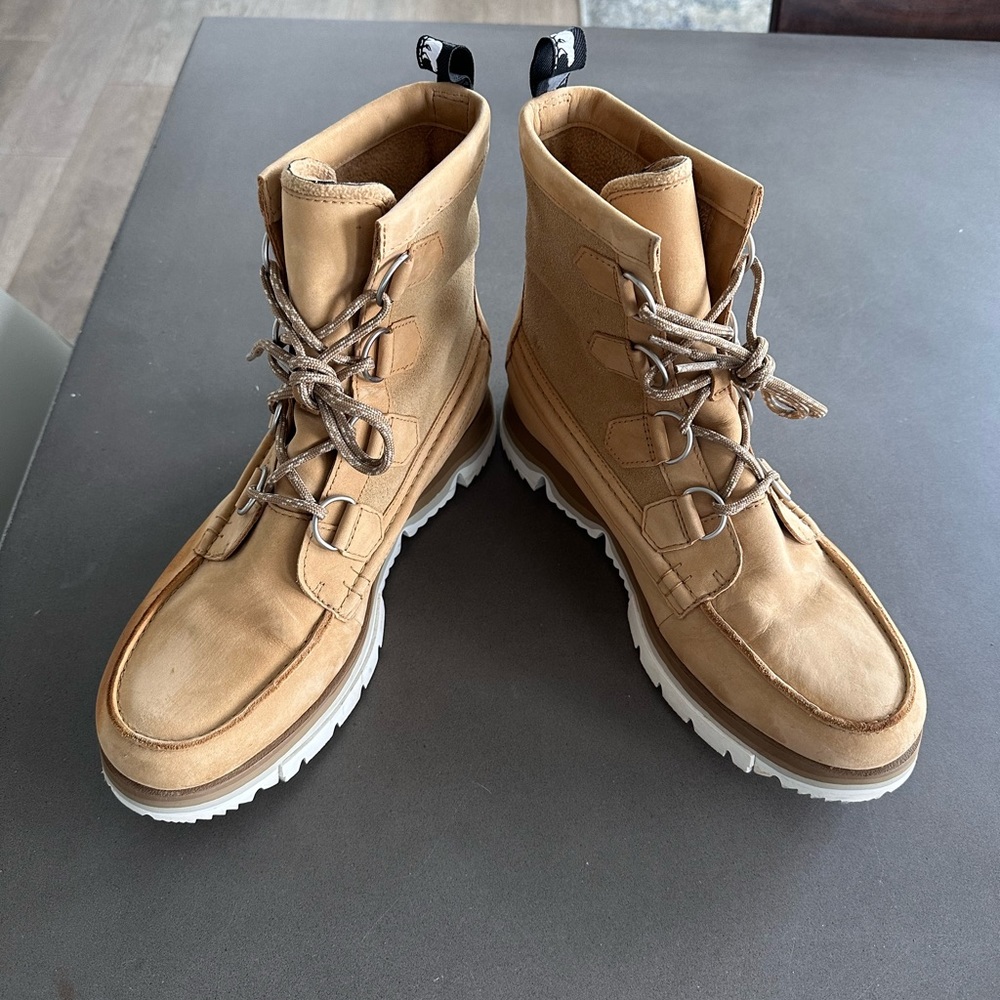 Women’s Sorel lace up boots